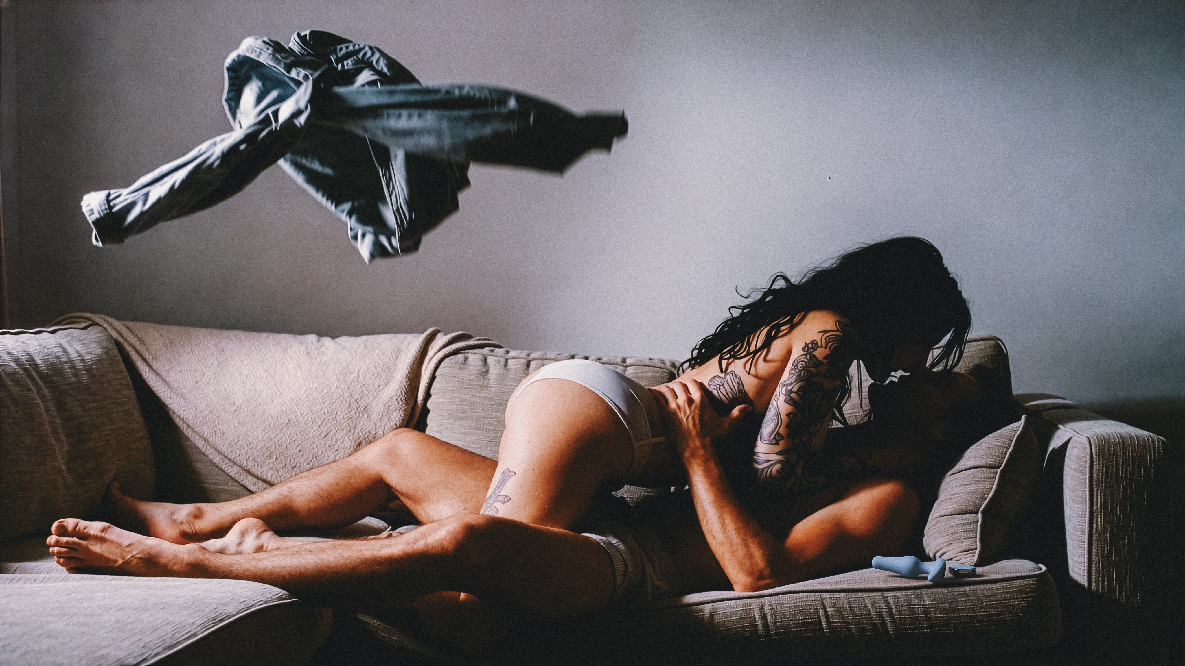 Couple on sofa with Dia plug